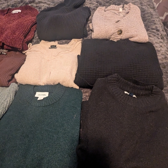 Assorted Sweater Collection - Picture 11 of 12